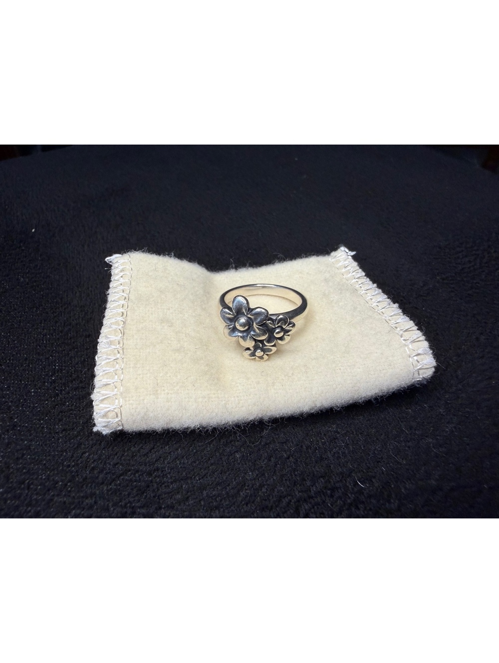 James Avery Retired Sterling Silver Triple Daisy Flower Bouquet Cluster Ring